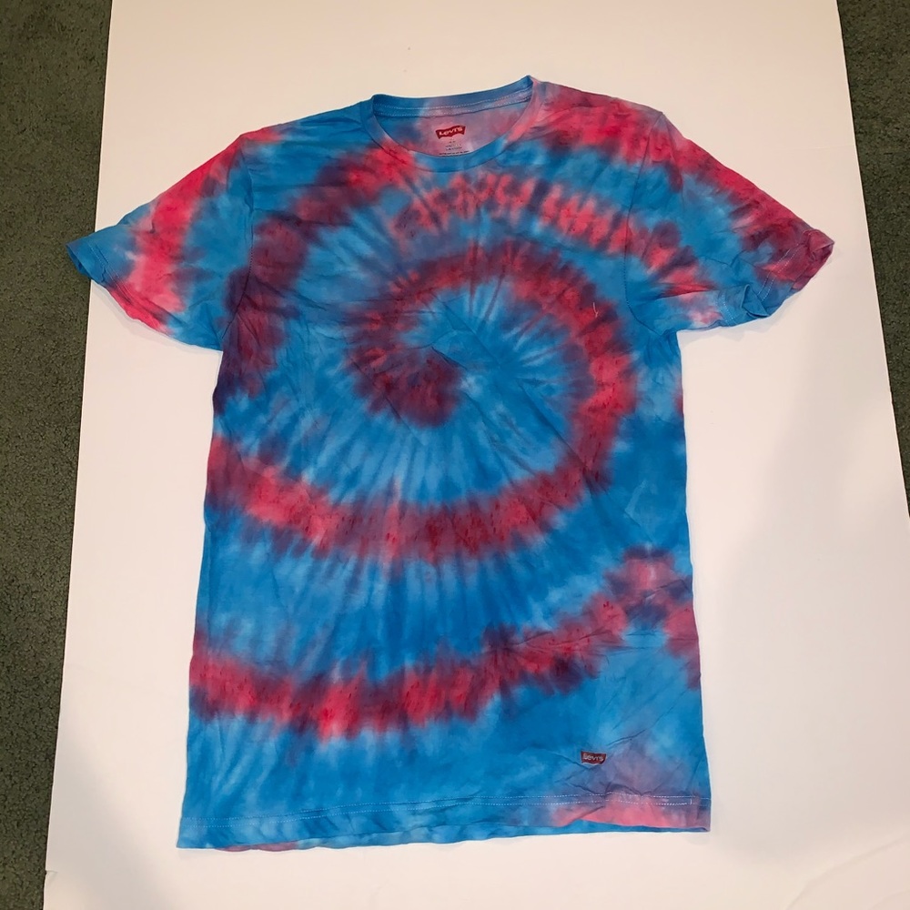 Men’s medium custom tie dye shirt
